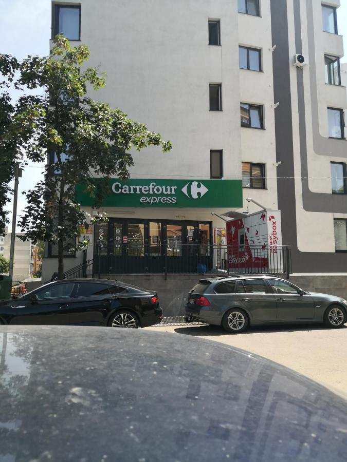 Apartament De Lux White&Red Сучава Экстерьер фото